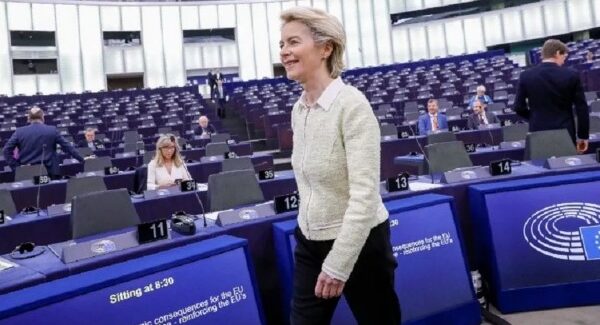 Επανεκλέχθηκε η Φον ντερ Λάιεν – Αλισβερίσι συντηρητικών, σοσιαλδημοκρατών και ακροδεξιών