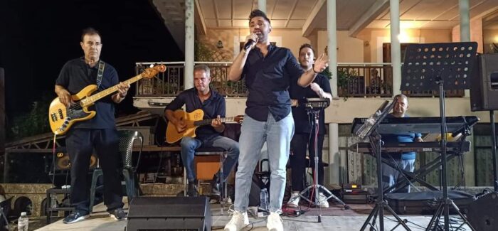“Βούλιαξε” η βρύση Τζαννάτων στη γιορτή Κρεατόπιτας με τον  Άγγελο Ανδρεάτο και την Κλειώ Βλαχούλη!