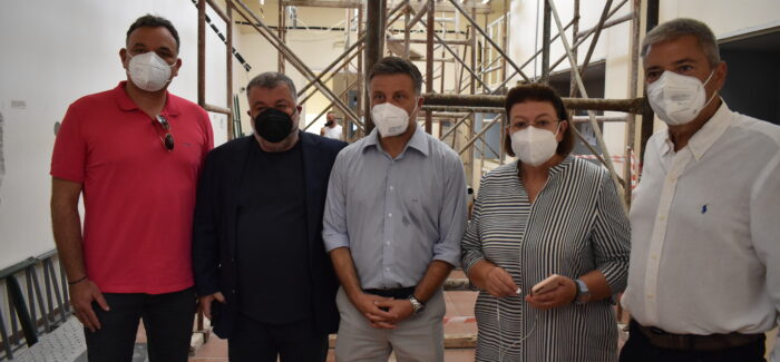 Το Μουσείο γκρεμίζεται….