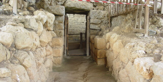 Θολωτός τάφος στα Τζανάτα