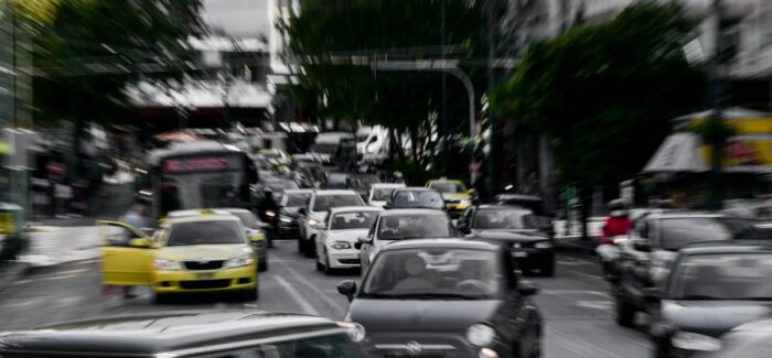 Τέλος στην αφαίρεση πινακίδων και της άδειας κυκλοφορίας των οχημάτων