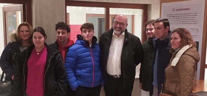 Σάκης Αρναούτογλου από το Κιλκίς: Δικαιώματα και Κίνδυνοι Νέων στο Διαδίκτυο – Η Γνώση είναι η Καλύτερη Προστασία