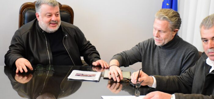 Συνάντηση Δημάρχου Αργοστολίου με Κλιμάκιο του ΠΑΣΟΚ για τα  προβλήματα από τις πλημμύρες