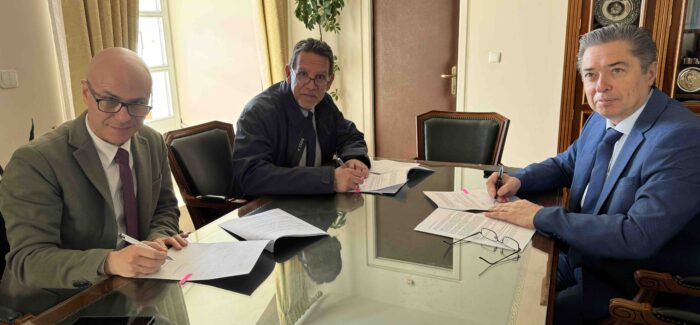 Υπογραφή προγραμματικής σύμβασης  μεταξύ του Κέντρου  Επιμόρφωσης και Διά Βίου Μάθησης……..