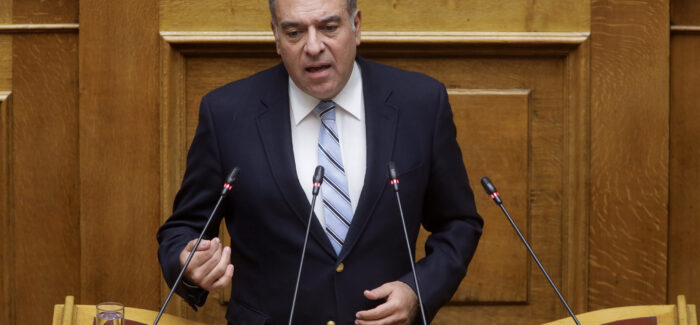 ΜΑΝΟΣ ΚΟΝΣΟΛΑΣ:  «Η πρώτη κίνηση για τη συγκράτηση των τιμών στα  ακτοπλοϊκά εισιτήρια»