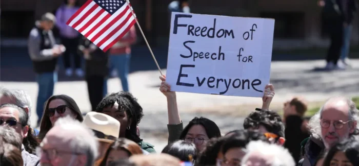 Το Χάρβαρντ μηνύει τον Τραμπ μετά τον εκβιασμό με τις χρηματοδοτήσεις