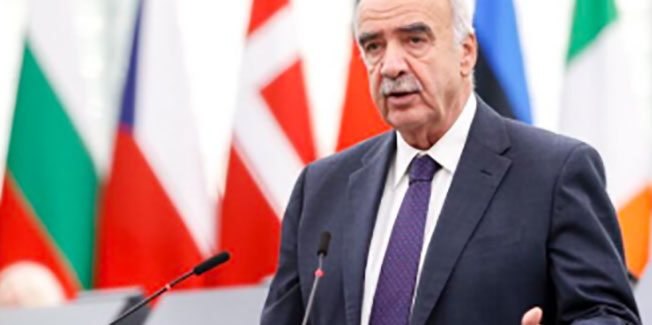 Γυμνάσιο Μεσοβουνίων: Συνέντευξη με τον κ. Μεϊμαράκη για την  Τεχνητή Νοημοσύνη και την Ε.Ε.