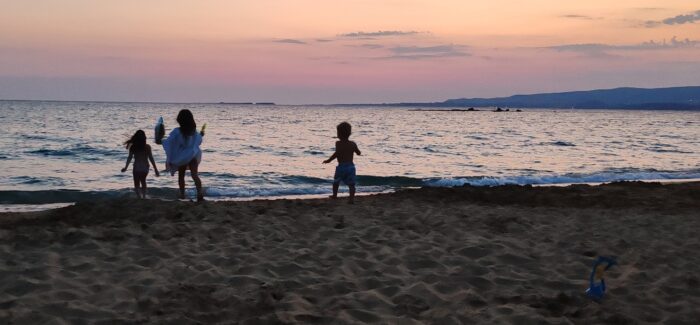 Ιούνιος στην Κεφαλονιά: Μια γλυκιά μετάβαση γεμάτη φροντίδα, φύση και ενσυναίσθηση