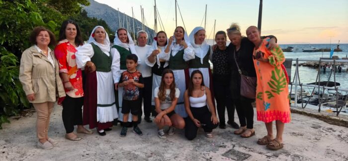Με ενθουσιασμό έγινε δεκτή η αναβίωση των εθίμων της Αναλήψεως στον Πόρο Κεφαλονιάς!
