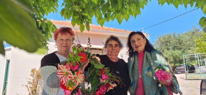 Εορτασμός Πρωτομαγιάς & γενέθλια ωφελούμενης μας στο Κ.Η.Φ.Η. Κεφαλονιάς.