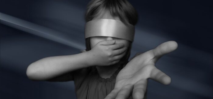 Βία ανηλίκων: Πώς προδώσαμε τα παιδιά μας!