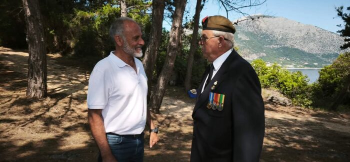 Συγκινητική κατάθεση στεφάνου στο Μνημείο του Υποβρυχίου  Περσέας στον Πόρο Κεφαλονιάς!