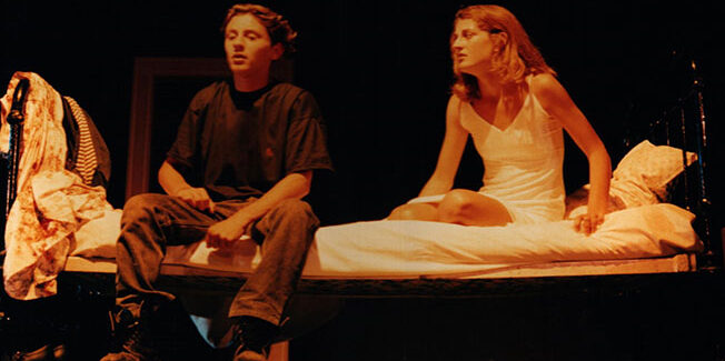 ΣΤΟΝ ΑΓΕΡΑ ΠΑΝ – ΜΙΑ ΘΕΑΤΡΙΚΗ ΕΚΔΡΟΜΗ ΣΤΟ ΠΑΡΕΛΘΟΝ