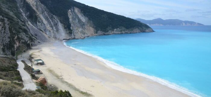 Διπλή Γαλάζια Σημαία για τον Δήμο Σάμης –  Βράβευση των παραλιών Μύρτου και Αντίσαμου