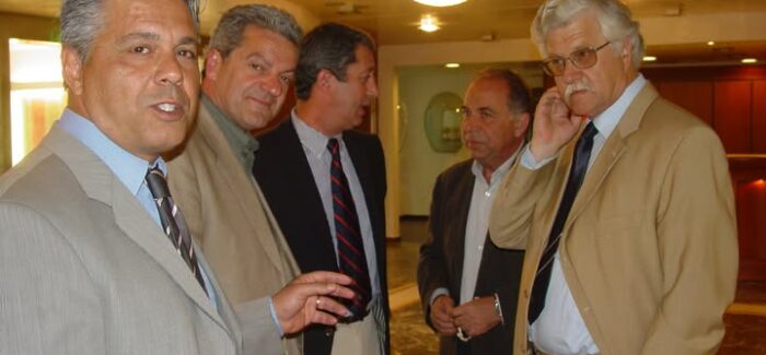 Πέντε διαφορετικές πολιτικές.