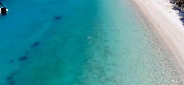 Ο παράδεισος των Επτανήσων: (Ιθάκη) Η παραλία με τα πράσινα νερά που έχει ξετρελάνει τους τουρίστες