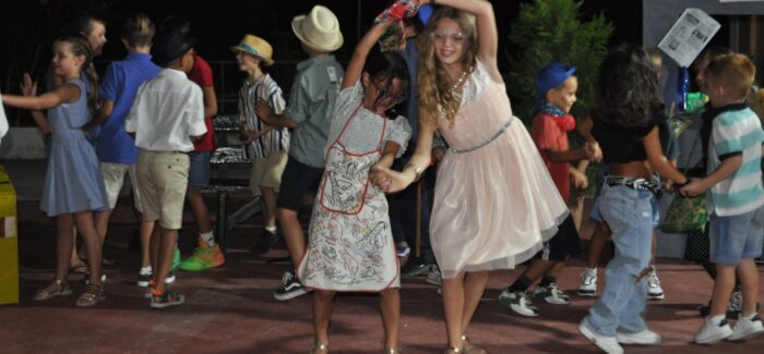 Παιδική θεατρική παράσταση στην Αγία Ειρήνη!