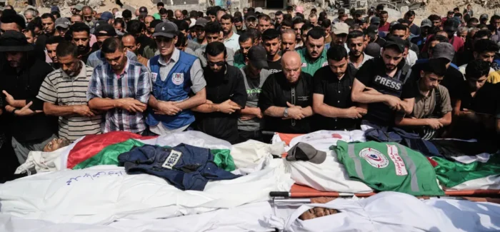 Η φλεγόμενη Γάζα του Βαγγέλη Σακκάτου