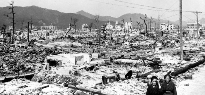 «Χιροσίμα» του Τζον Χέρσι – 80 χρόνια από όταν έσβησε ο κόσμος  διαβάζουμε το βιβλίο που αποκάλυψε τη φρίκη