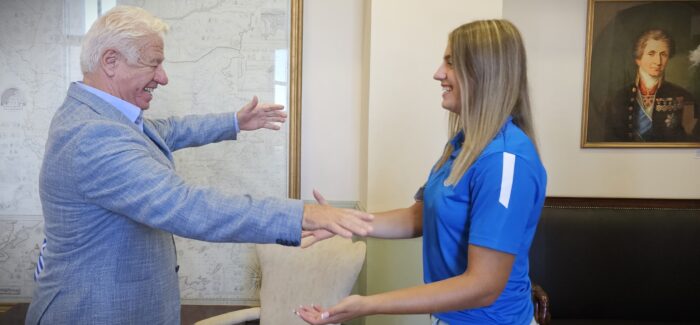 Ο Περιφερειάρχης Ιονίων Νήσων, Γιάννης Τρεπεκλής,  υποδέχθηκε την Κερκυραία κωπηλάτρια, Έλενα Διαβάτη