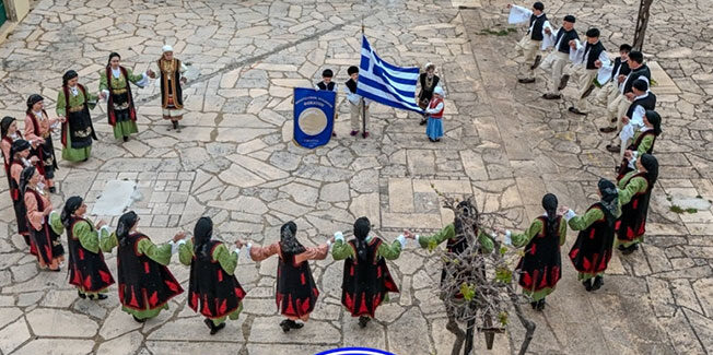 Έναρξη Μαθημάτων Παραδοσιακών Χορών από τον ΠΣ Φωκάτων!