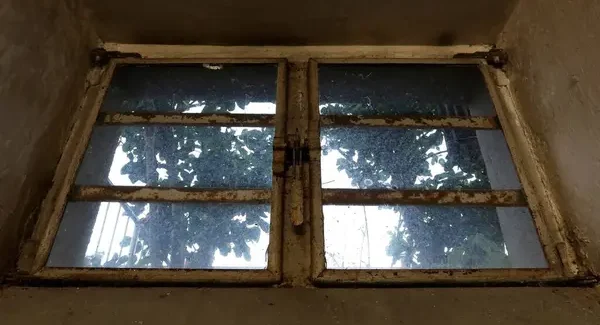 Σάπιο και βρώμικο σύστημα……