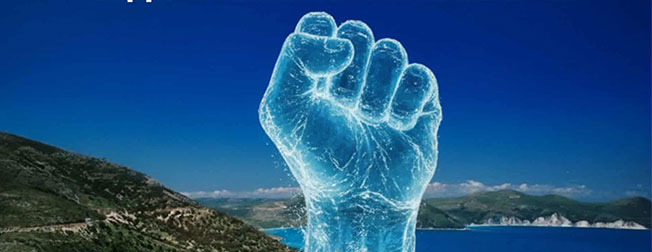 Ας προστατέψουμε τους γονείς και τα παιδιά στο Σύνταγμα ως το αίσιο τέλος