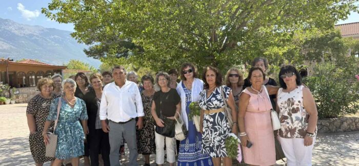 Τα μέλη των ΚΑΠΗ Κεφαλονιάς, παρακολούθησαν  τη Θεία Λειτουργία   στην Ι.Μονή  Εσταυρωμένου στη Πεσσάδα