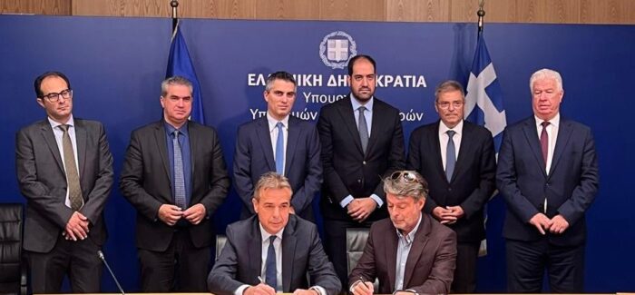 Χρίστος Δήμας: Υπεγράφη η σύμβαση για την επισκευή σεισμόπληκτων εργατικών κατοικιών στο Ληξούρι
