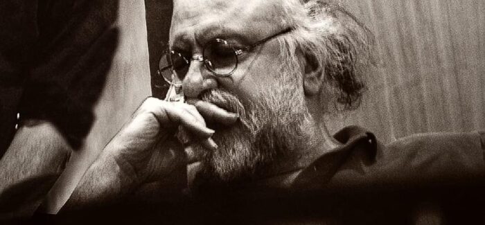 Διονύσης Σαββόπουλος: Από μελωδός της επαναστατημένης νιότης μας, υμνητής της διαρκούς συντήρησης, όμως… Εσαεί δικός μας!