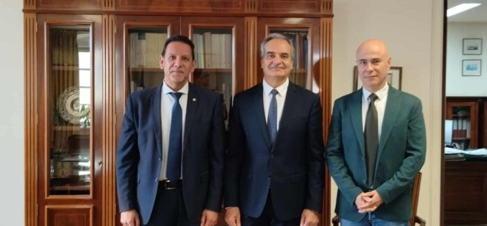 Υπογραφή Μνημονίου Συνεργασίας μεταξύ Ιονίου Πανεπιστημίου – ΚΕΔΙΒΙΜ και  Επιμελητηρίου Κέρκυρας