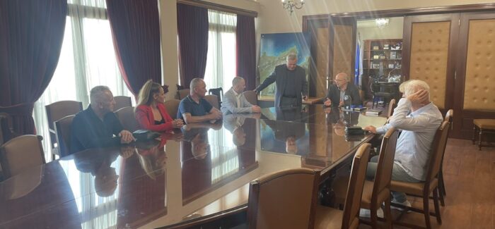 Σε καλό και εποικοδομητικό κλίμα έγινε η συνάντηση του αξιότιμου Υφυπουργού  στην Περιφέρεια              κ. Στέφανου Γκίκα,