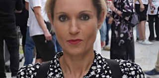 ΥΠΟΚΛΟΠΕΣ ΚΑΙ ΑΛΑΖΟΝΕΙΑ: Η ΠΡΑΓΜΑΤΙΚΗ ΟΨΗ ΤΗΣ ΚΥΒΕΡΝΗΣΗΣ ΜΗΤΣΟΤΑΚΗ