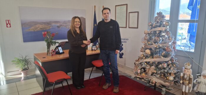 Εθυμοτυπκή επίσκεψη του Προέδρου της Ένωσης Προσωπικού  Λιμενικού Σώματος Κεφαλλονιάς και Ιθάκης (Ε.Π.Λ.Σ.Κ.Ι.), στην Έπαρχο Ιθάκης