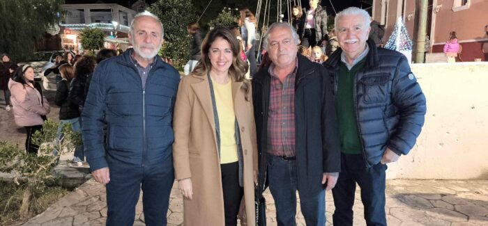 Όλοι βρέθηκαν στην Σκάλα για το Άναμμα του Χριστουγεννιάτικου Δέντρου!