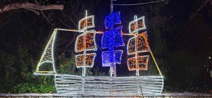 Ο Πόρος Κεφαλονιάς στολίστηκε στα Χριστουγεννιάτικα του!
