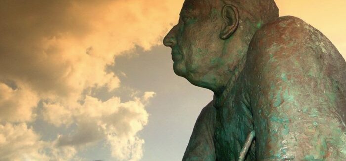 Πρόσκληση για την κοπή της πρωτοχρονιάτικης πίτας