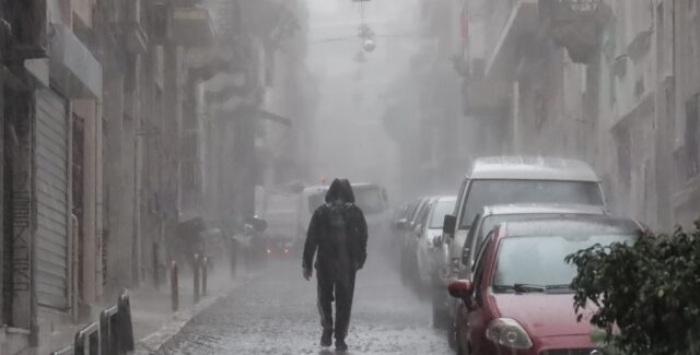Έκτακτο δελτίο επιδείνωσης – Πορτοκαλί προειδοποίηση για ισχυρές βροχές και καταιγίδες