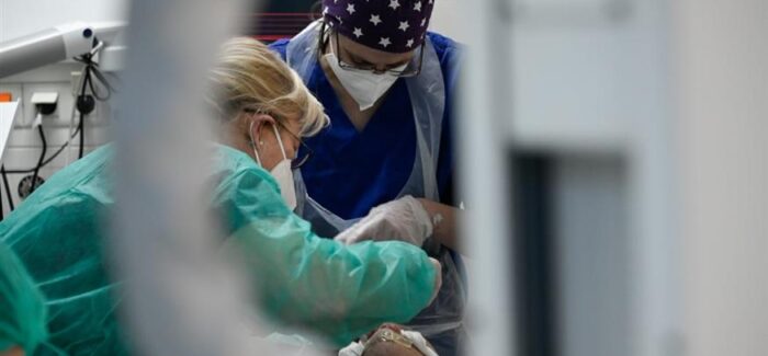 Επί ποδός οι νοσοκομειακοί γιατροί για τα σχέδια να μπουν ιδιωτικές ασφαλιστικές εταιρείες στο ΕΣΥ