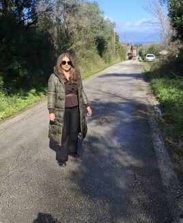 Η Έπαρχος Ιθάκης στο έργο αποκατάστασης στο επαρχιακό οδικό δίκτυο του Πλατρειθιά Ιθάκης
