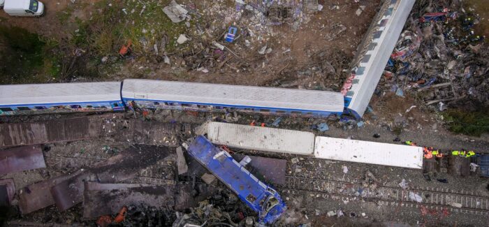 Πόρισμα για Τέμπη: Τα καθίσματα στην επιβατική αμαξοστοιχία ήταν εκτός προδιαγραφών πυραντοχής