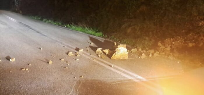 Πτώση βράχου στο Επσρχιακό Οδικό Δίκτυο της Βορείου Ιθάκης