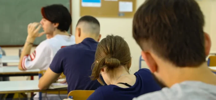 Πότε λήγουν τα μαθήματα σε Γυμνάσια και Λύκεια – Το  χρονοδιάγραμμα των εξετάσεων