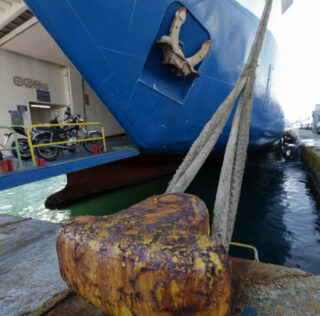 Πρωτομαγιά 2026: Δεμένα τα πλοία στα λιμάνια, 24ωρη απεργία της ΠΝΟ