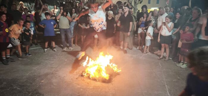 Με μοναδική επιτυχία γιόρτασαν τον Άη Γιάννη τον Λαμπαδάρη στα Τζαννάτα!
