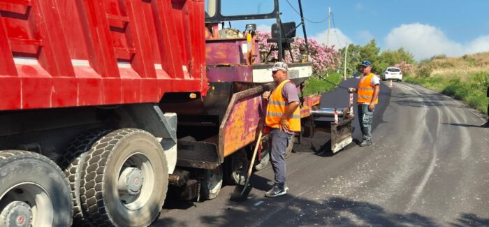 «Συνεχίζονται οι ασφαλτοστρώσεις στο οδικό δίκτυο Κουνόπετρας και Ξι»