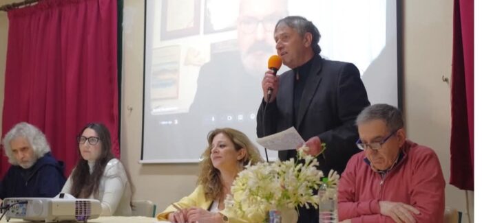 ΟΤΑΝ Ο ΔΗΜΟΣ ΓΥΡΙΖΕΙ ΤΗΝ ΠΛΑΤΗ