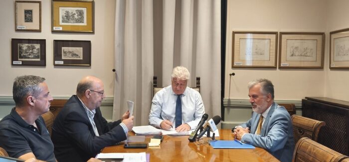 Δίπλα στις τοπικές κοινωνίες των Διαποντίων Νήσων και τη νεολαία η Περιφέρεια Ιονίων Νήσων