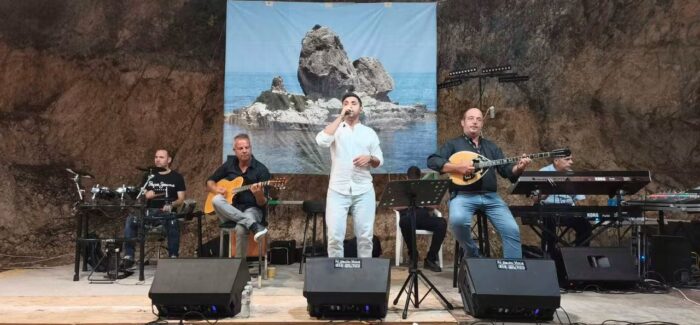 Πρωτοφανής προσέλευση 3.500 ατόμων «βούλιαξε» τον Πόρο Κεφαλονιάς  στο πανηγύρι του Σωτήρος!