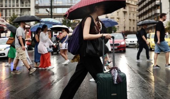 Άστατος ο καιρός: Πού και πότε αναμένονται βροχές και καταιγίδες